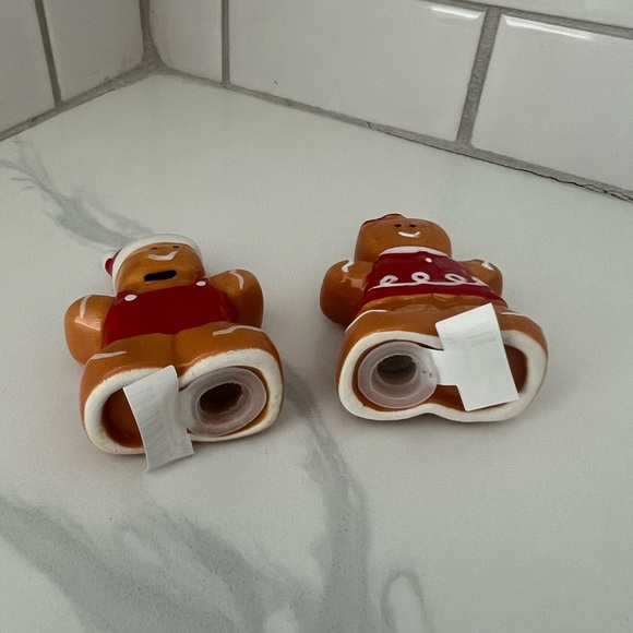🎄Cute Gingerbread Salt & Pepper! - Picture 6 of 12